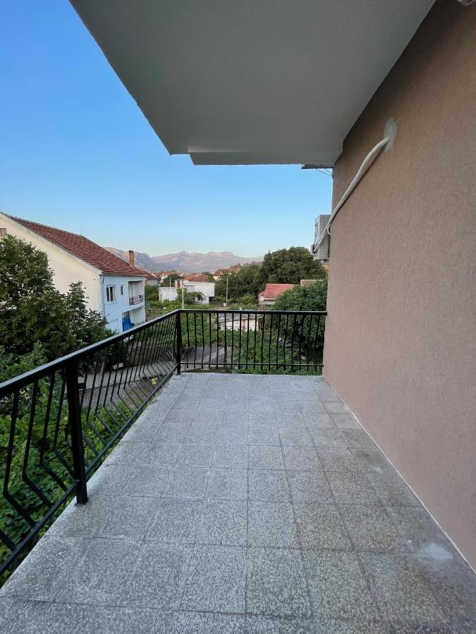 Entire Spacious Apartment With Free Parking Podgorica Exterior foto