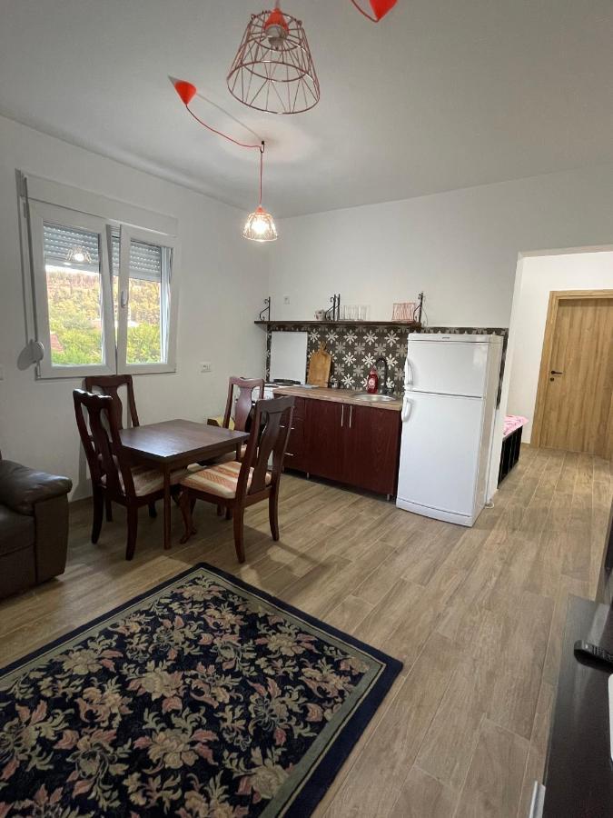 Entire Spacious Apartment With Free Parking Podgorica Exterior foto