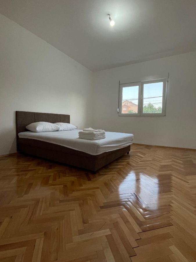 Entire Spacious Apartment With Free Parking Podgorica Exterior foto