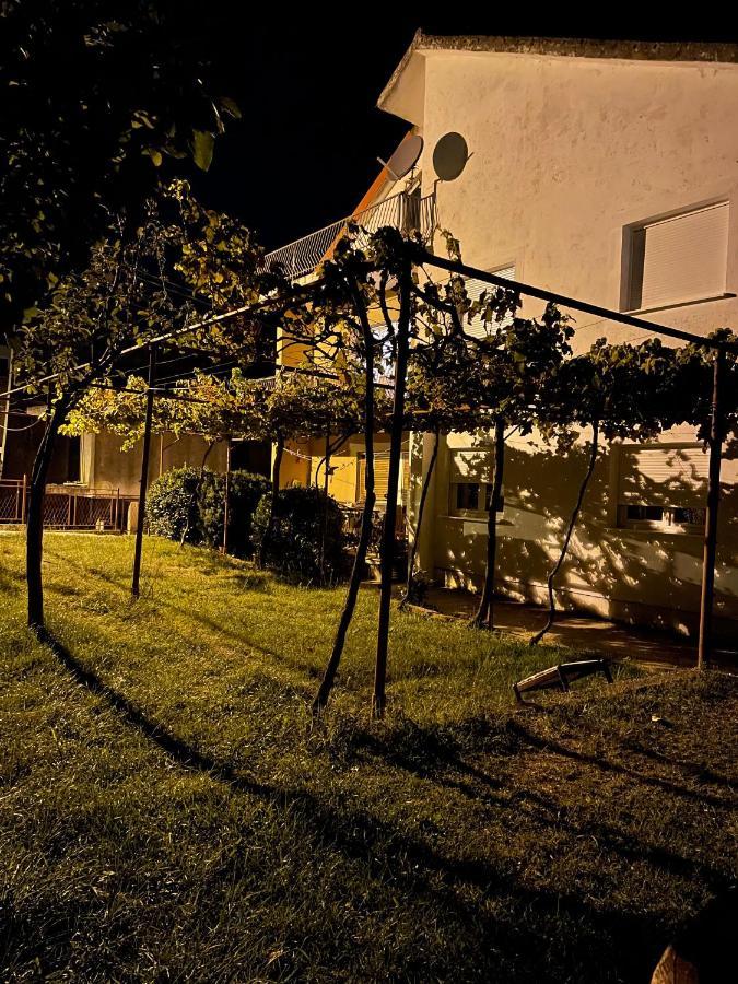 Entire Spacious Apartment With Free Parking Podgorica Exterior foto
